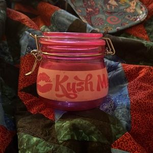 Weed holder pot and a rolling tray